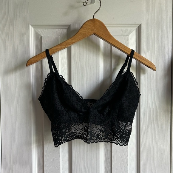 black lacy low cut adjustable strap bralette - Picture 1 of 6